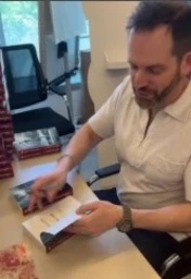 La Première loi, T1 : Premier sang - Édition signée par l'auteur - Extrait 2